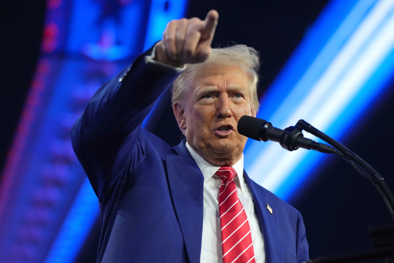 ‘Exhausted’ Americans are tuning out politics, according to TV ratings and new poll ‘Exhausted’ Americans are tuning out politics, according to TV ratings and new poll