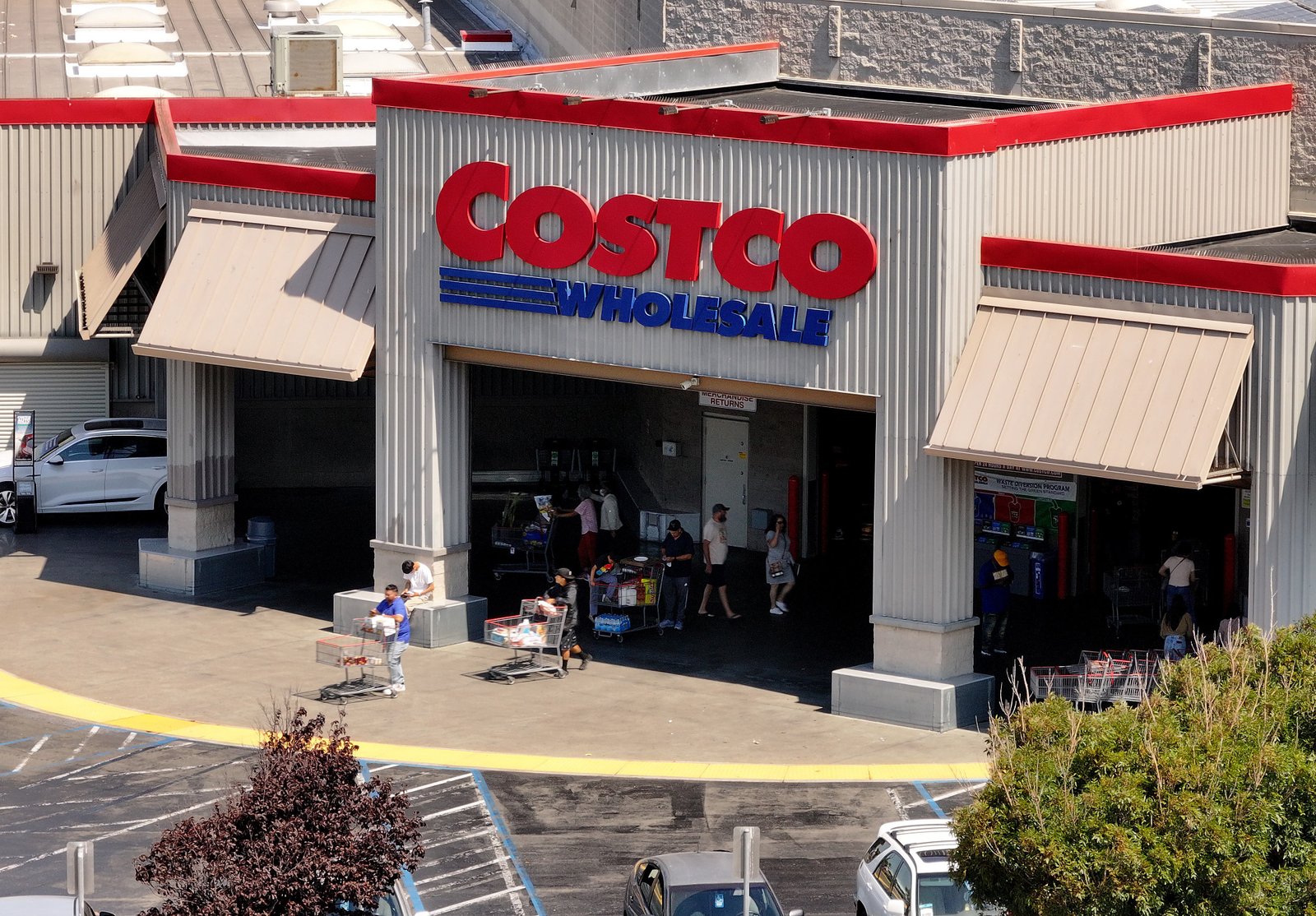 Costco facing serious pressure from GOP attorneys general to ditch DEI policies Costco facing serious pressure from GOP attorneys general to ditch DEI policies