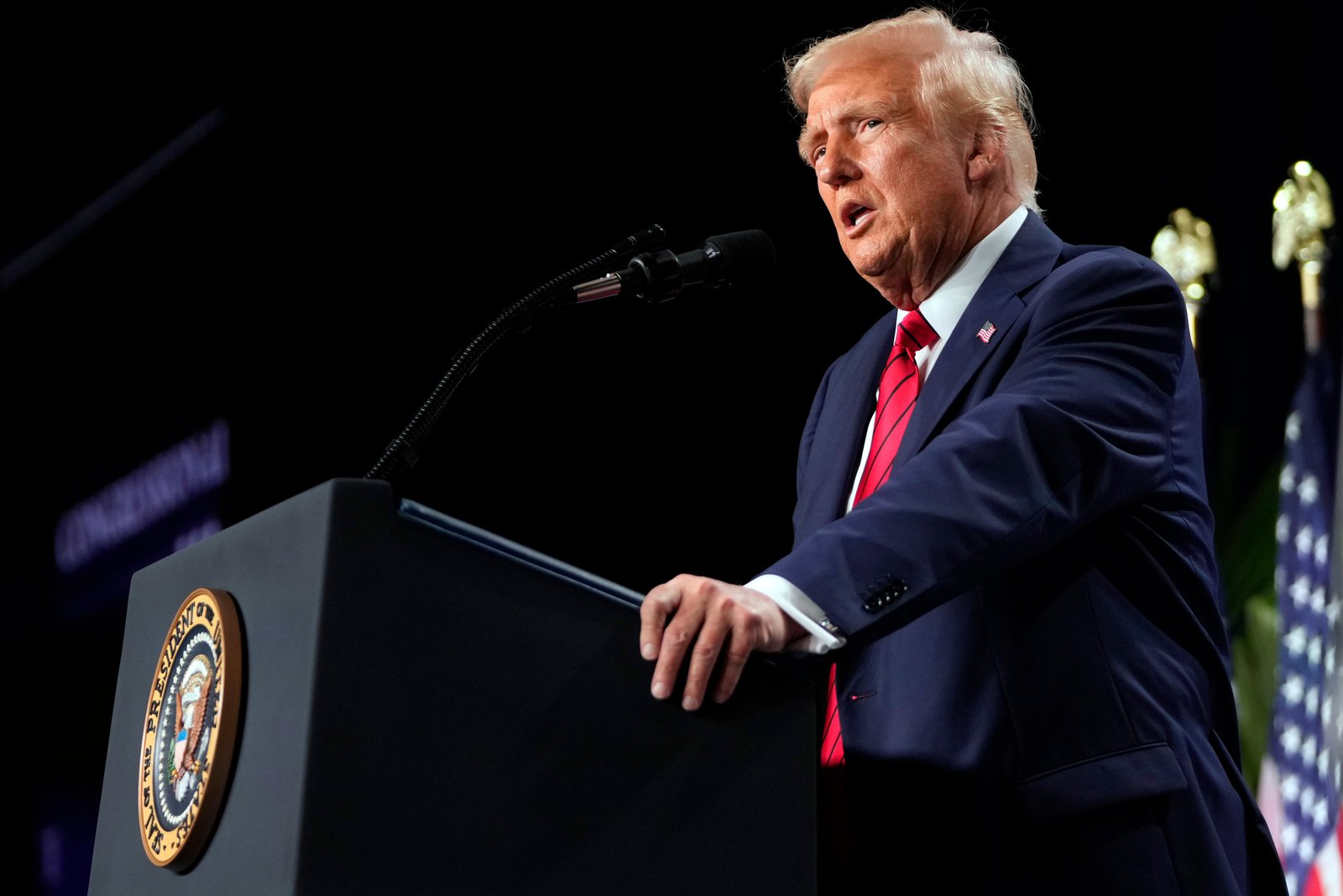 Trump threatens exile for American ‘repeat offenders’ and ‘violent criminals’ Trump threatens exile for American ‘repeat offenders’ and ‘violent criminals’